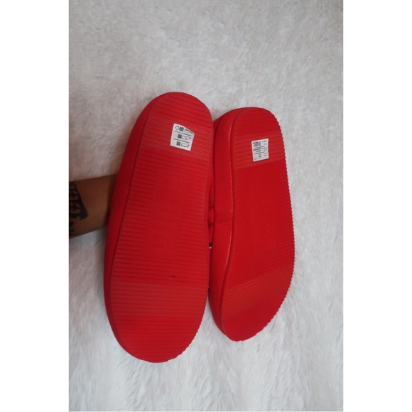 3 DIFFERENT PUMA SLIPPER COLORS ❤️👽💚 - Picture 6 of 9